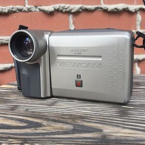 Sharp Viewcam VL-E610U Camcorder 16x Optical Zoom Video8 LCD (Untested)